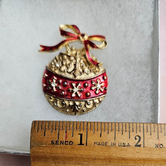 Christmas Red & Gold Brooch or Scarf Pin - Picture 5 of 6